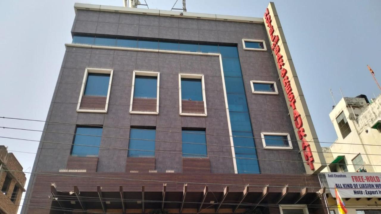 Leeway Hotel New Delhi Exterior photo